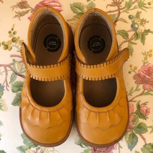 Livie & Luca size 11